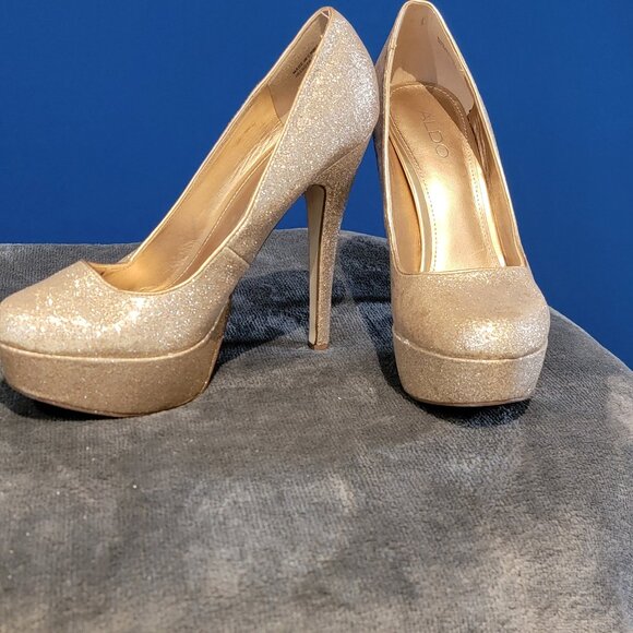 Heels - Picture 2 of 3